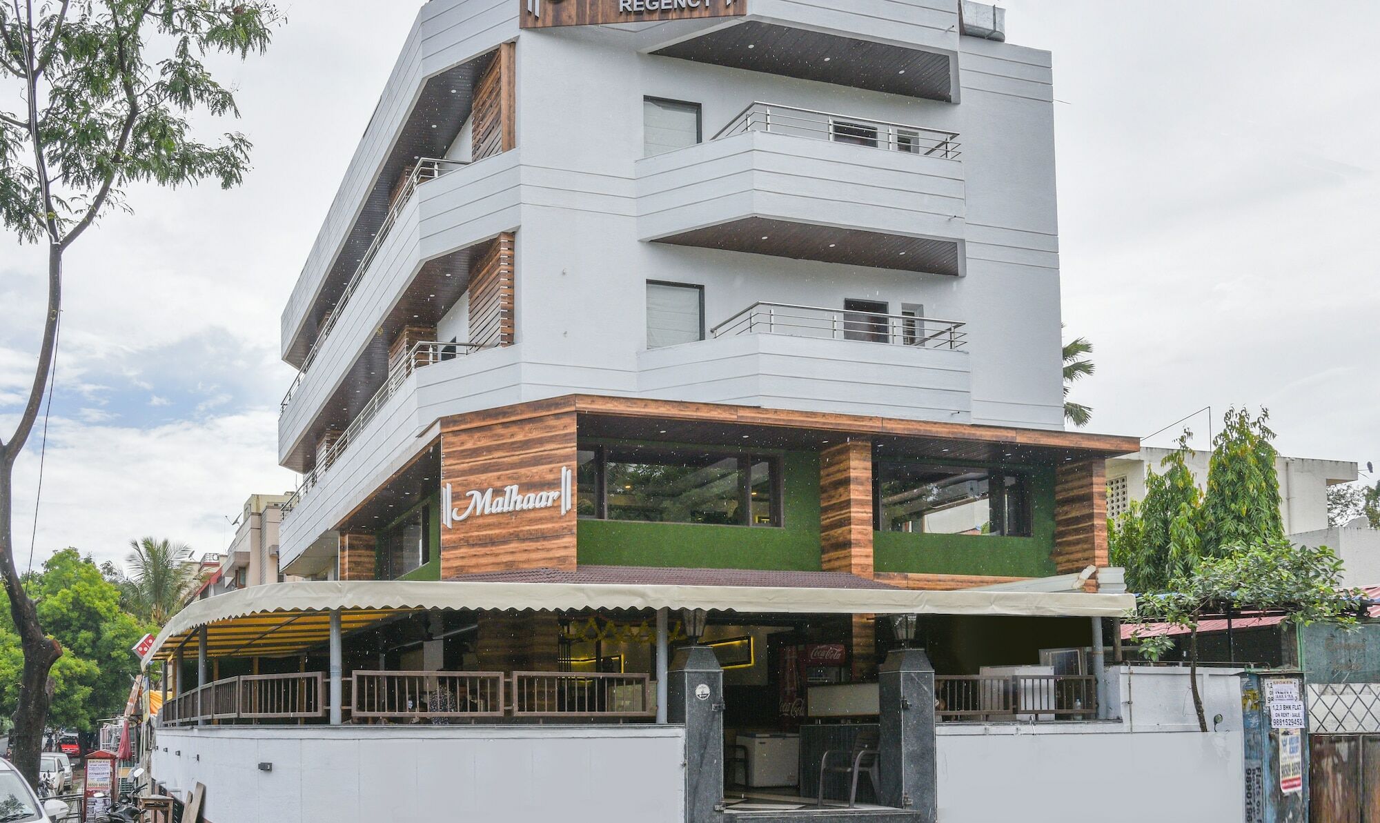 Treebo Malhaar Regency Hotel Chinchvad Exterior foto